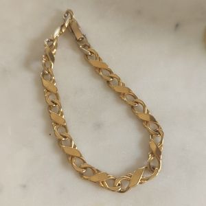 Gold tone bracelet